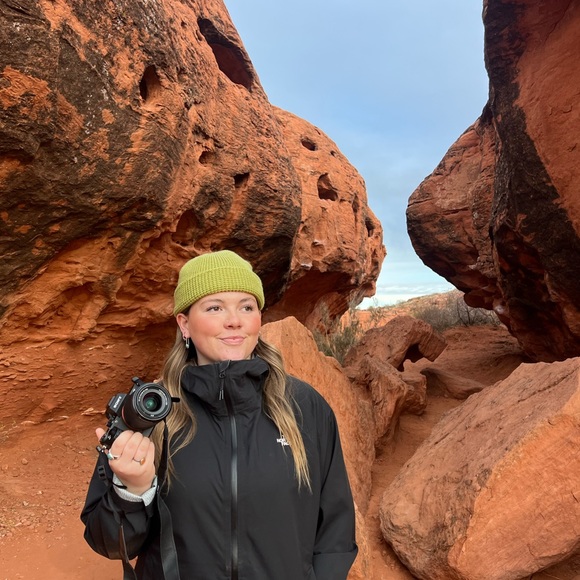 Meet your Posher, Olivia - Picture 1 of 1